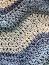 Load image into Gallery viewer, crochet-waves-ripple-blanket
