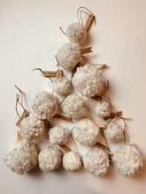 Load image into Gallery viewer, pom pom Christmas ornaments workshop Ply Studio Ottawa
